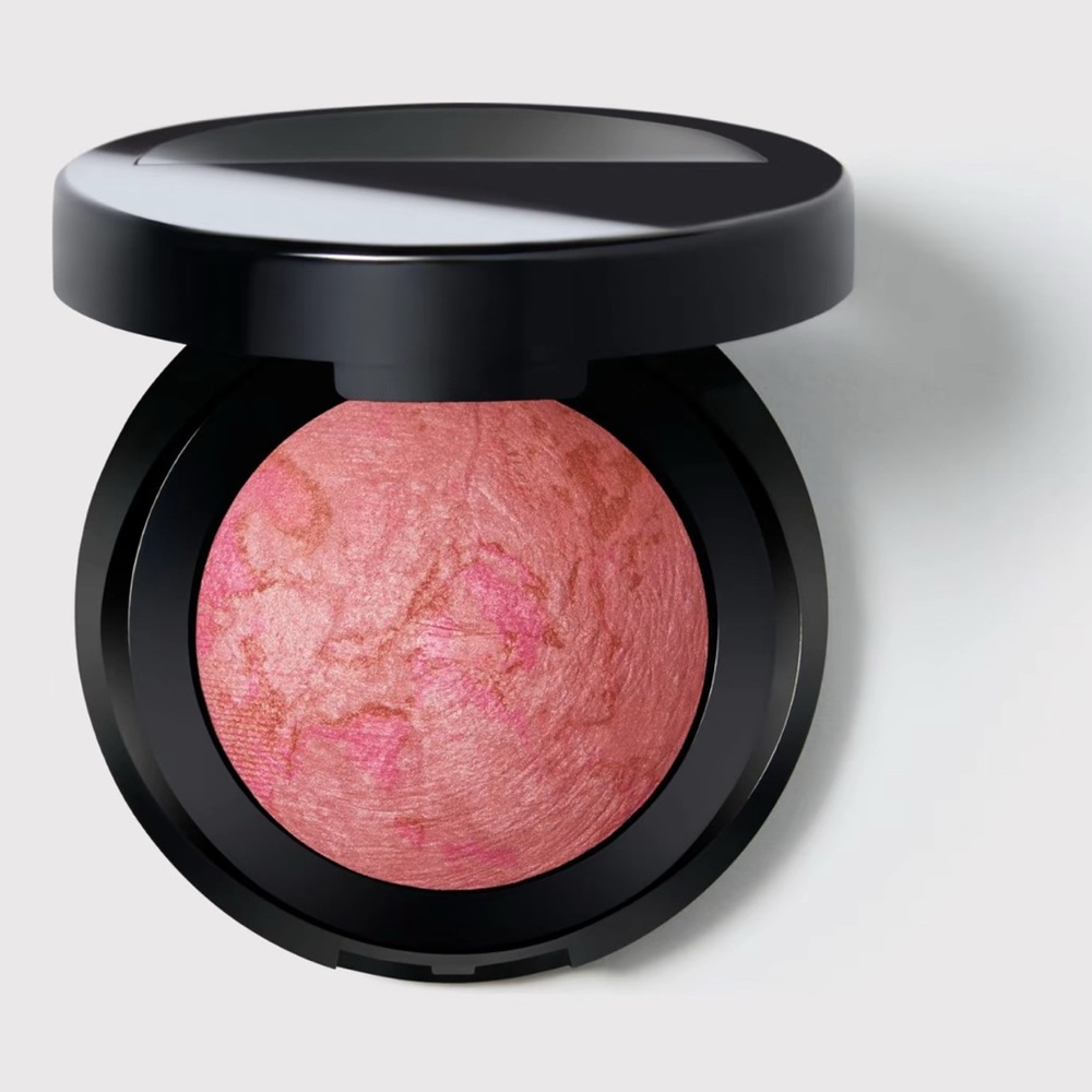 Laura Geller baked blush and brighten ~ Tropic Hues